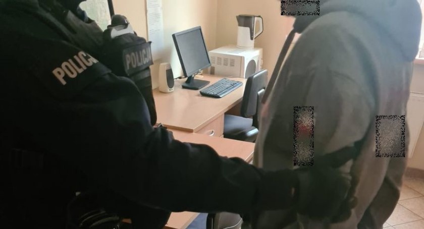 Okradł turystkę. 18 razy użył jej karty płatniczej