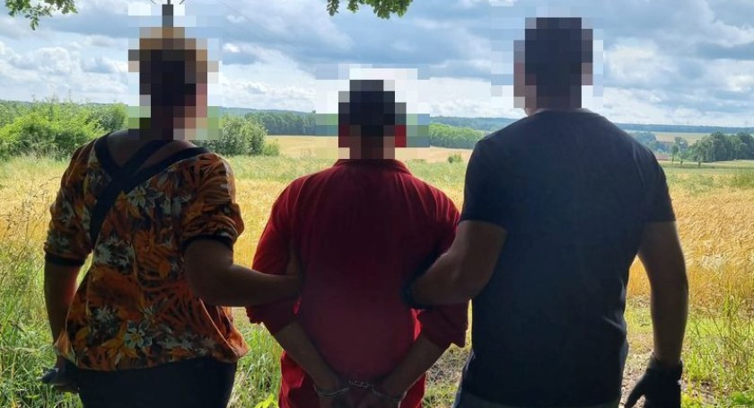 Chciał uniknąć odsiadki, schował się i mieszkał w lesie