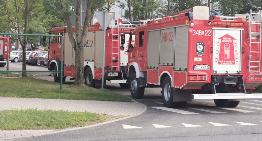 Zabobrze : Ulatnia się gaz. Interweniują strażacy