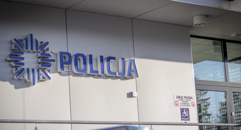 Seniorka z Jeleniej  Góry uwierzyła fałszywemu policjantowi i straciła 20 tysięcy złotych