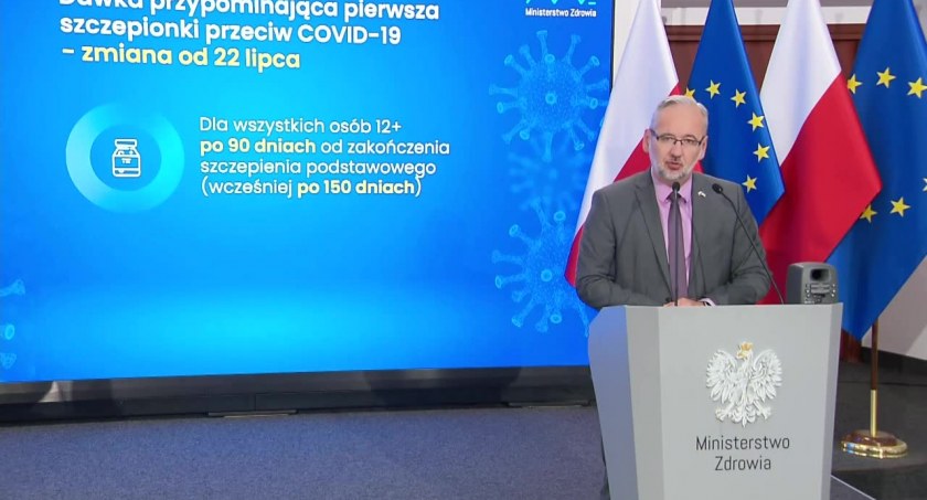 Czwarta dawka szczepionki dostępna. Zaczyna się proces szczepienia