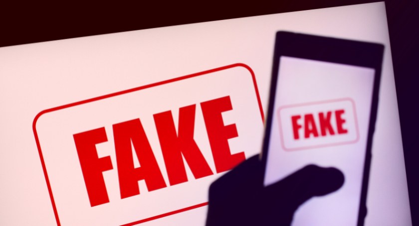 Handlują podrobionymi butami i ubraniami. Ogłaszają się na Facebooku