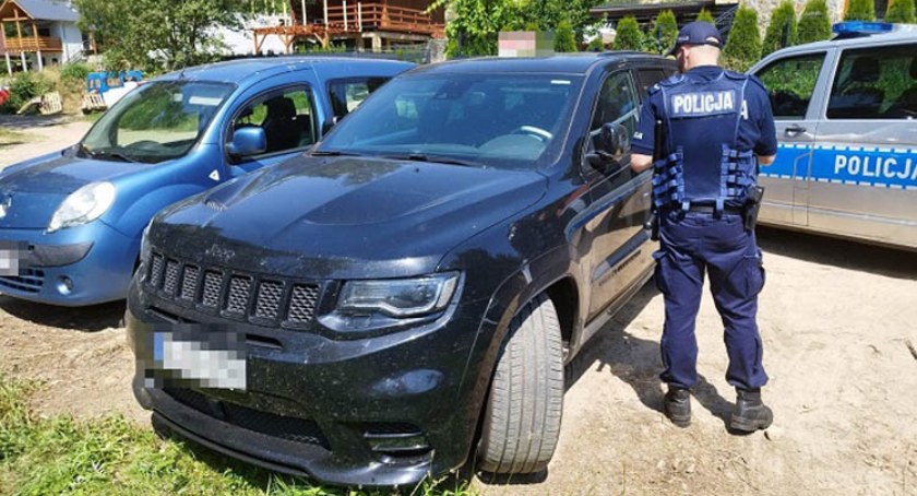 Jeep o niebagatelnej wartości skradziony w Niemczech, a odnaleziony w Olszynie