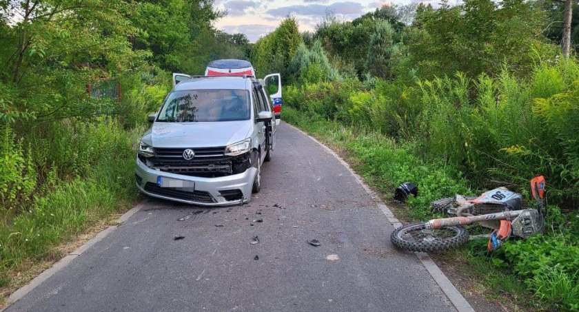 Pijany motocyklista zderzył się z osobówką