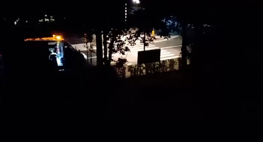 Nocna impreza na Zabobrzu przy malowaniu pasów