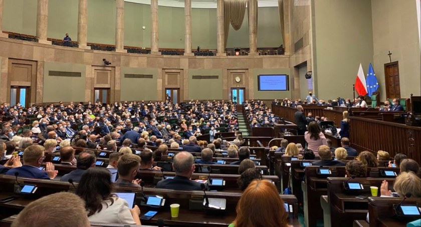 Państwo z bibuły