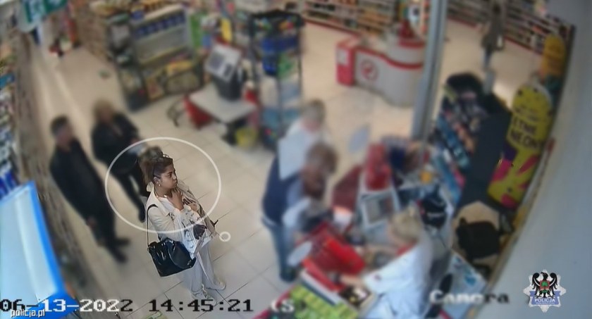 Kobieta ze zdjęć oszukała 81- letnią seniorkę