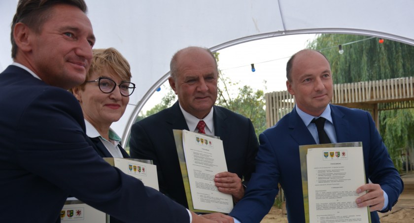 Cztery samorządy razem dla ratowania Odry. Marszałkowie nadodrzańskich regionów podpisali Porozumienie