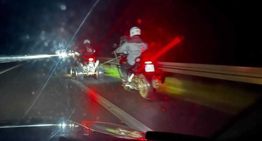 Skradziono motocykl! Złodzieje holowali go quadem