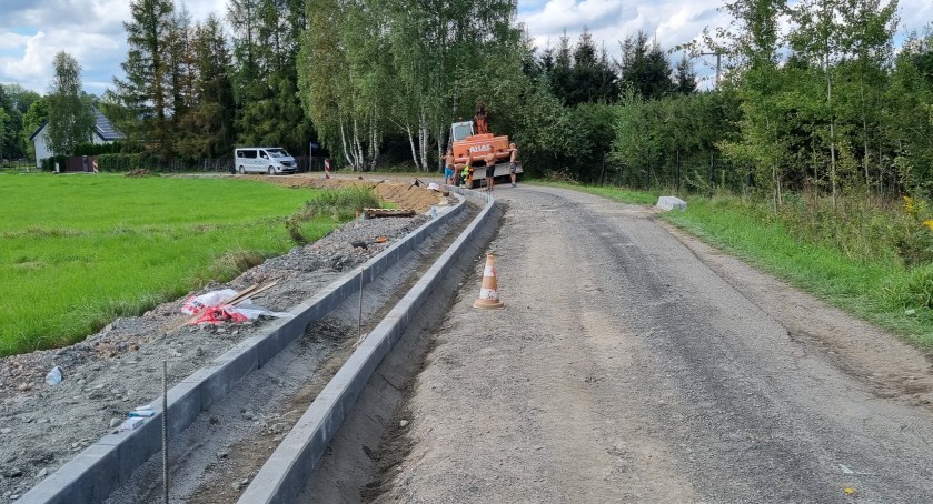 Trwa remont dróg w Gminie Mysłakowice