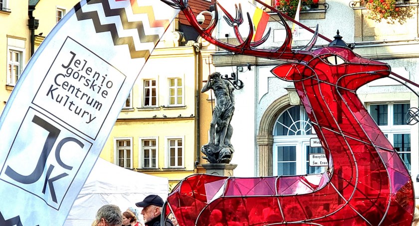 Święto artystycznego szkła na Placu Ratuszowym w ramach Września Jeleniogórskiego