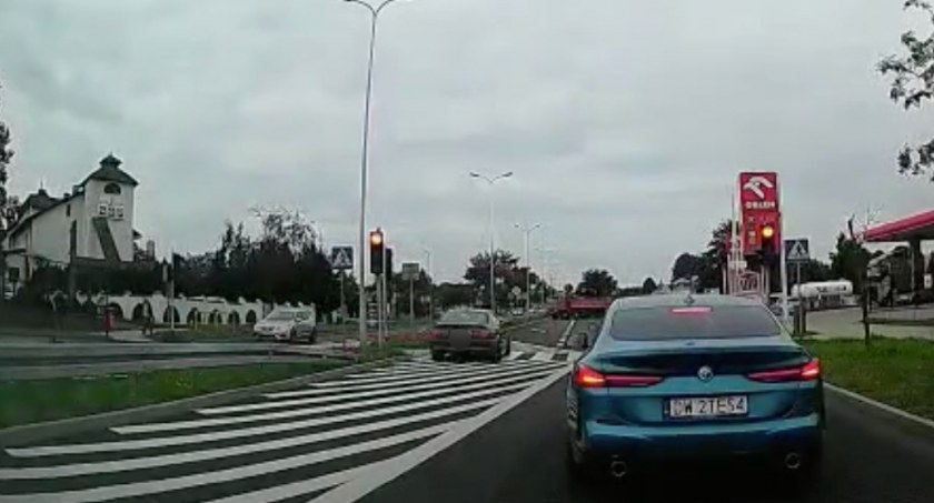 Komplet wykroczeń kierowcy BMW. Nagranie