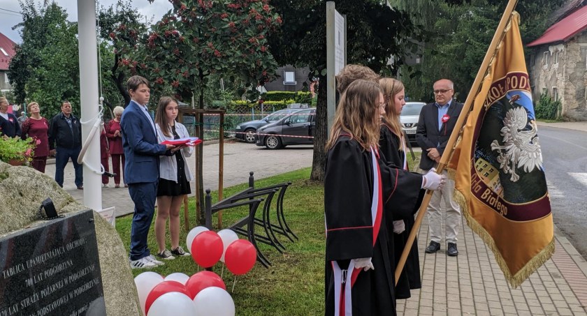 Maszt flagowy w Podgórzynie