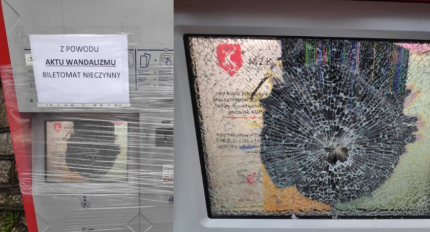 Wandale w akcji. Tym razem wyżyli się na biletomacie