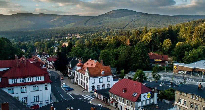 Gorąco na sesji w Szklarskiej Porębie. Burmistrz ostro o części radnych.