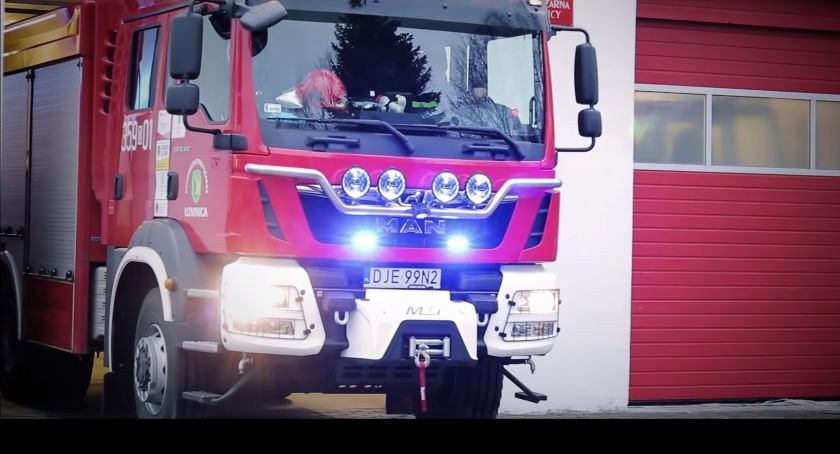 Pożar w ZORCE. W akcji gaśniczej brało udział kilka jednostek straży pożarnej.