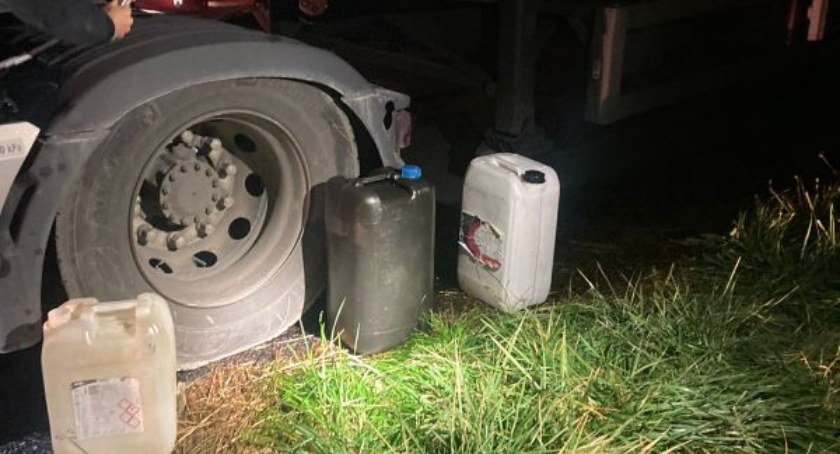 Kierowca ciężarówki spał a złodziej w tym czasie kradł paliwo