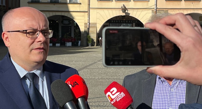 Krzysztof Mróz informuje o mrożeniu cen