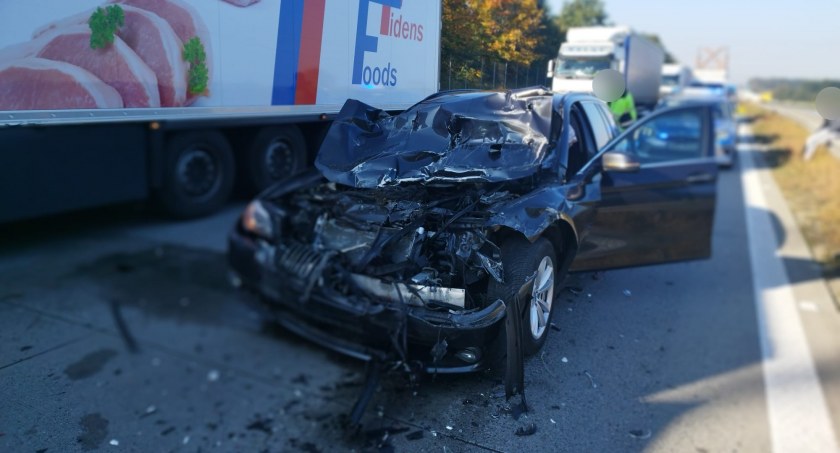 Utrudnienia na A4. Zderzenie trzech pojazdów w kierunku Wrocławia