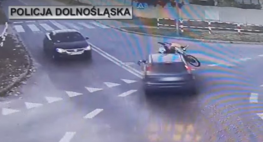 Potrącenie rowerzystki. Film ku przestrodze