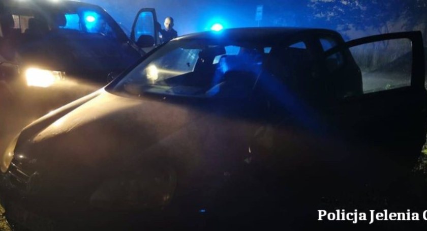 Kierowca nie zatrzymał się do kontroli, był pijany i miał zakaz