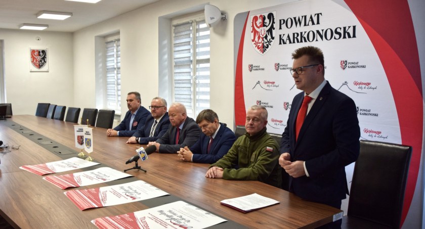 Patriotyczne widowisko w Piechowicach