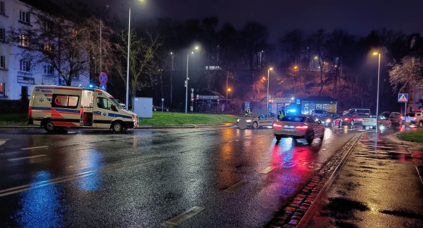Kolejne potrącenie na przejściu dla pieszych w Jeleniej Górze