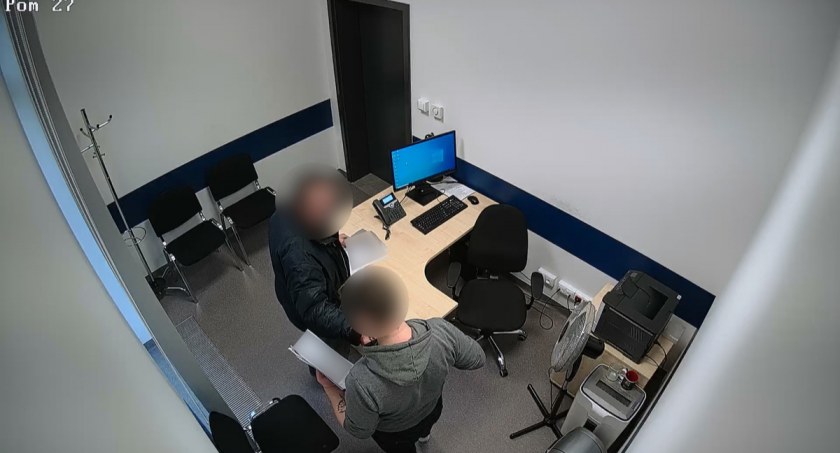 Chciał uniknąć kary za przestępstwo wręczając policjantowi łapówkę