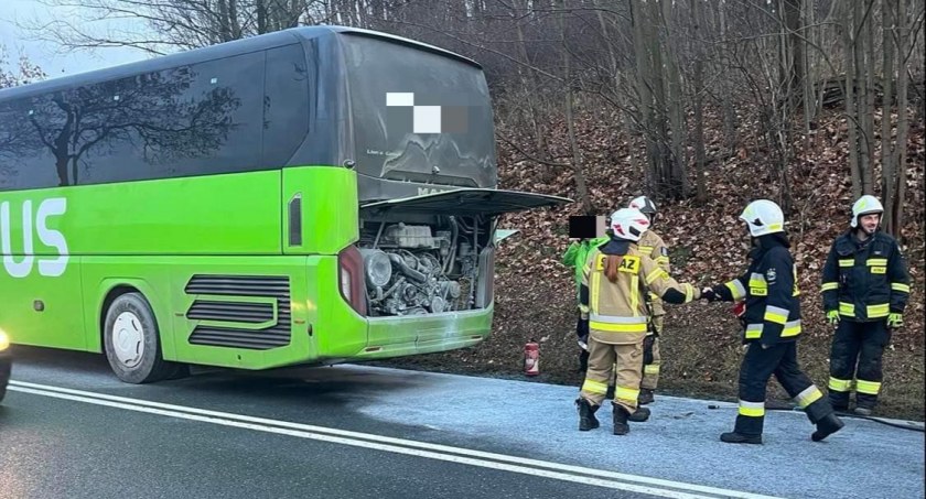 Pożar autobusu na krajowej trójce