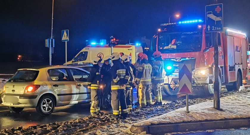 Utrudnienia na Sobieskiego. Zderzyły się dwa samochody