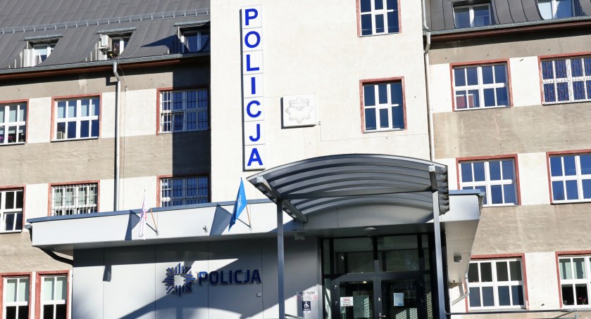 Weszli na posesję, właściciela potraktowali gazem i zabrali psy