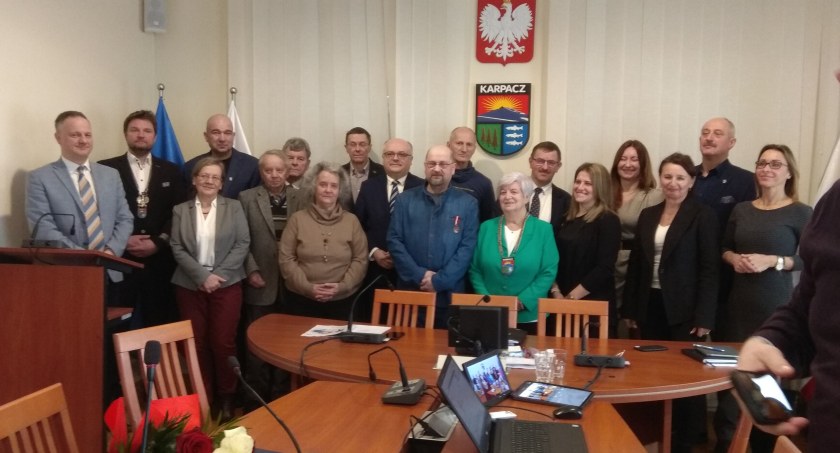 Gloria Artis dla artysty z Karpacza