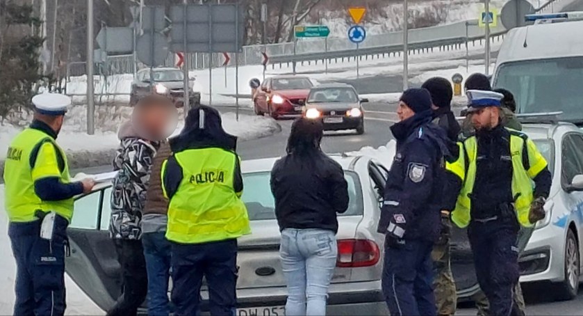 Pościg ulicami Jeleniej Góry. Kierowca uciekał pieszo