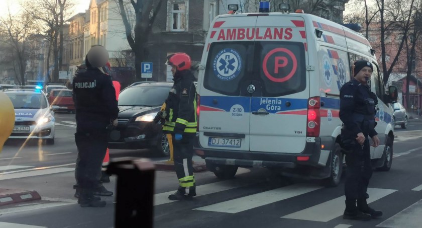 Dziecko potrącone przez samochód na przejściu dla pieszych