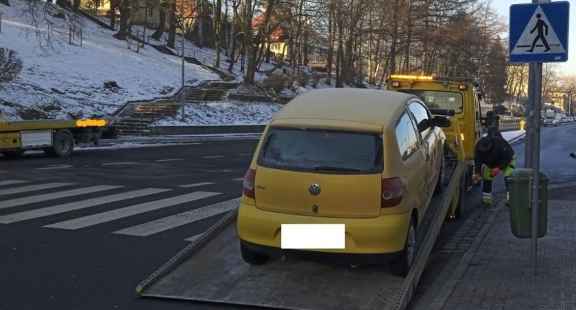 Źle zaparkowali, zostali odholowani