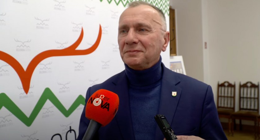 Tajemniczy drugi etap budowy lodowiska