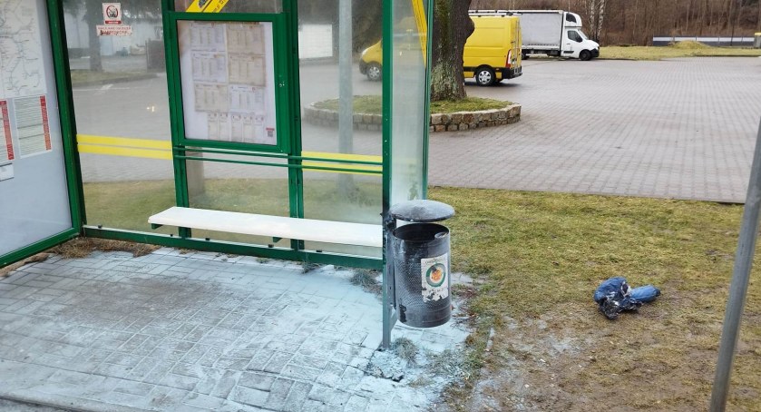 Jelenia Góra : 60-latek podpalił się na stacji paliw