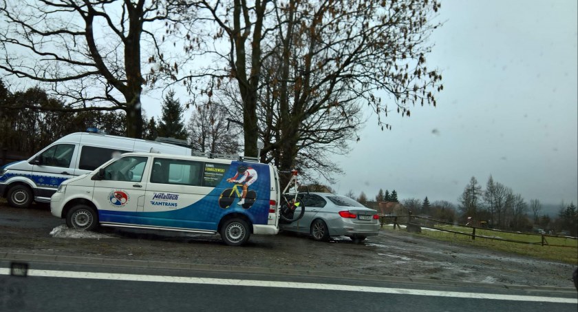 Sprawca kradzieży busa z Mysłakowic zatrzymany w Radomierzu