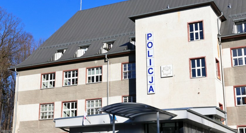 Zatrzymali kobietę, która kradła perfumy. Okradła też swoją koleżankę