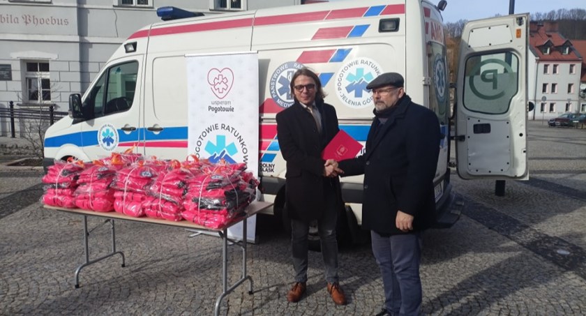Kolejne wsparcie dla jeleniogórskiego pogotowia
