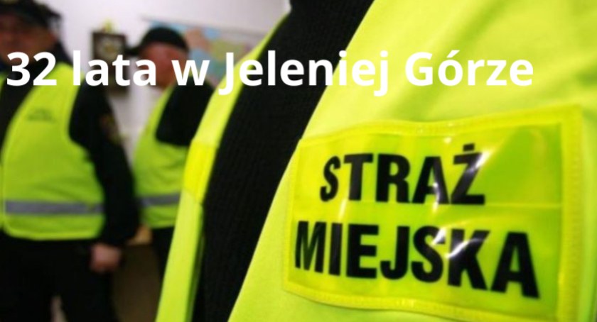 32 lata służby strażników miejskich na rzecz bezpieczeństwa mieszkańców Jeleniej Góry