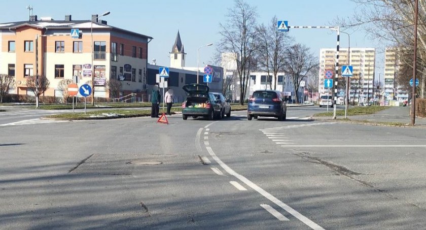 Zderzenie dwóch pojazdów na Zabobrzu. Są utrudnienia