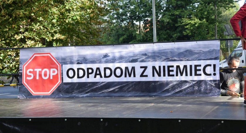 Pogórze Izerskie wysypiskiem dla odpadów z Niemiec?