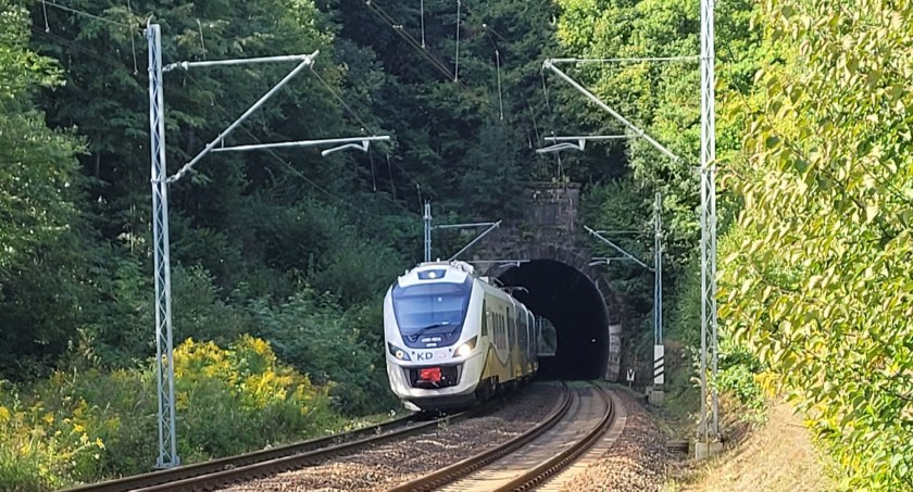 Zamknięcie tunelu kolejowego na odcinku Jelenia Góra – Janowice Wielkie