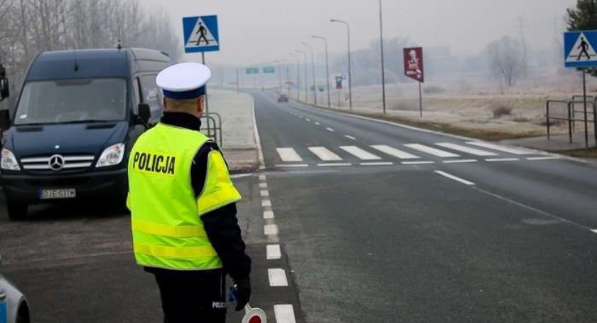Brat podał się za starszego brata i zdał za niego egzamin na prawo jazdy