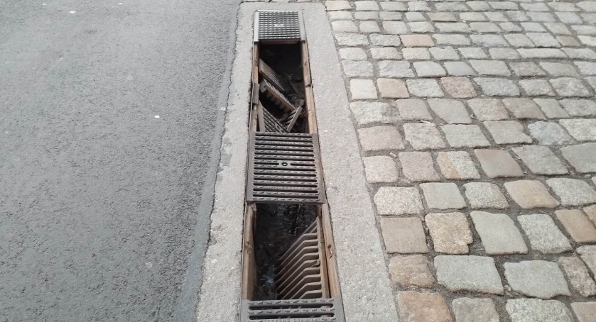 Jelenia Góra : Absurdalne niebezpieczeństwo na drodze. Historia bez końca
