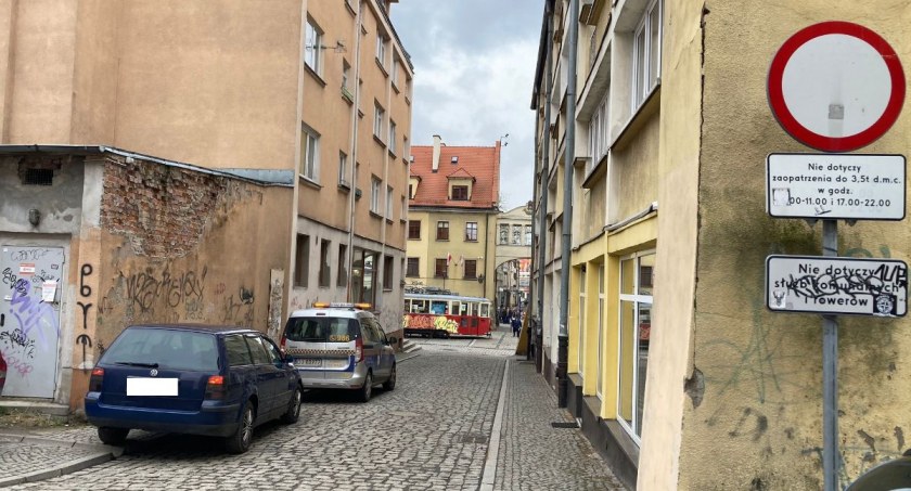 Mistrzowie Parkowania, czyli jak NIE parkować