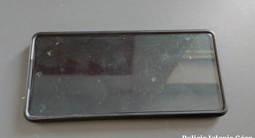 Znalezione nie kradzione? Kobieta przywłaszczyła telefon