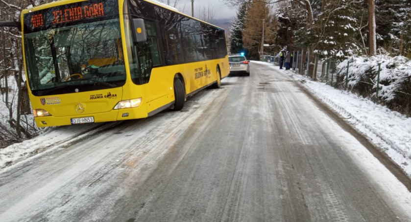 Kierowcy przeklinają drogowców. Lodowisko na drogach to wstyd i hańba