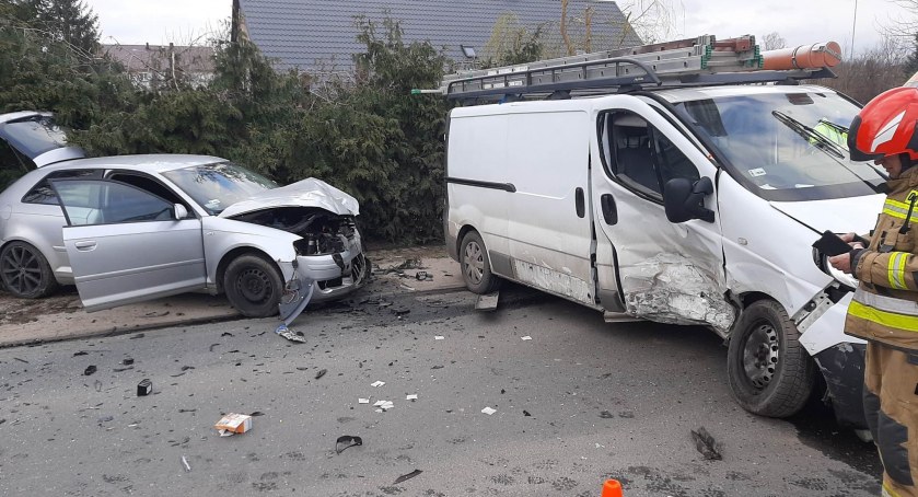 Groźne zderzenie w Łomnicy. Są utrudnienia w ruchu